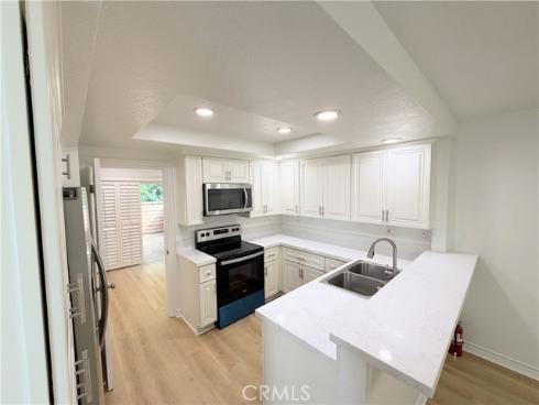 61  Ashbrook  , Irvine, CA