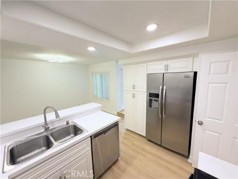 61  Ashbrook  , Irvine, CA