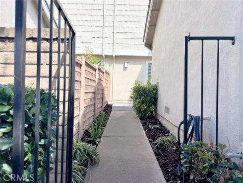 61  Ashbrook  , Irvine, CA