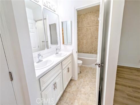 61  Ashbrook  , Irvine, CA