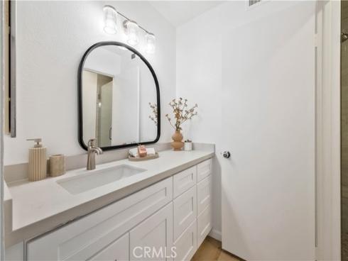 92 Clearbrook , Irvine, CA