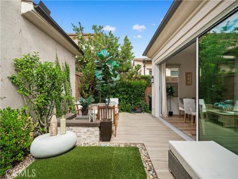 67  Runner  , Irvine, CA