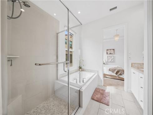 67  Runner  , Irvine, CA