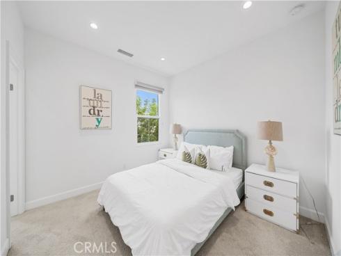 67  Runner  , Irvine, CA