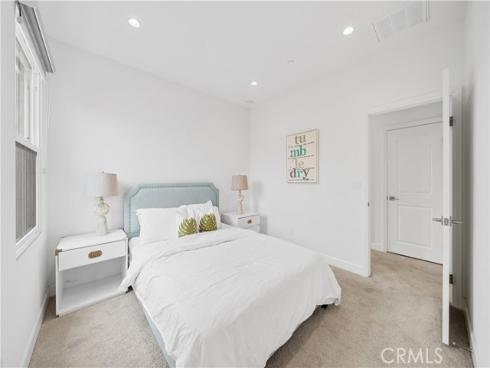 67  Runner  , Irvine, CA