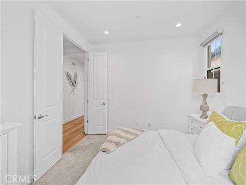 67  Runner  , Irvine, CA