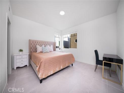 595  Cultivate  , Irvine, CA