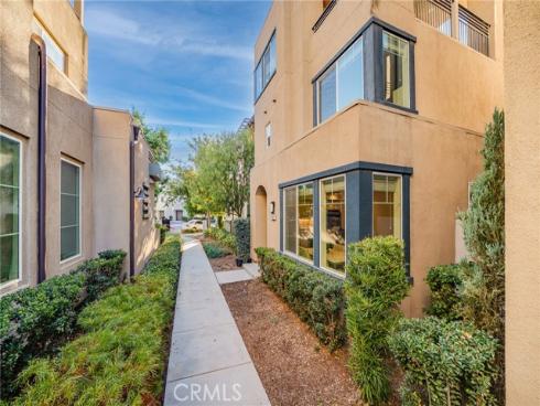 595  Cultivate  , Irvine, CA