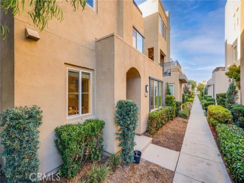 595  Cultivate  , Irvine, CA