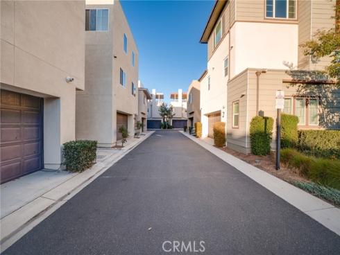 595  Cultivate  , Irvine, CA