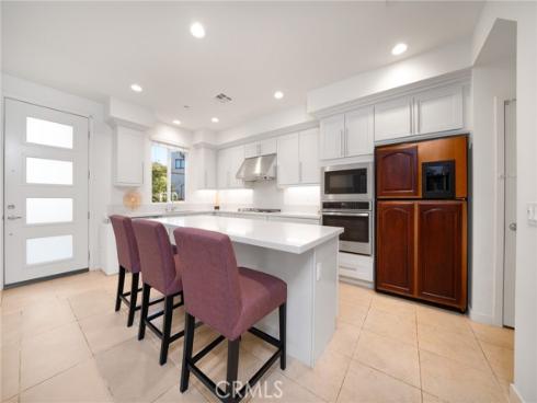 595  Cultivate  , Irvine, CA