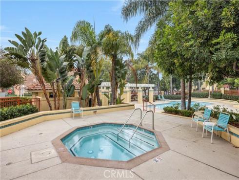 114  Costero Aisle  , Irvine, CA