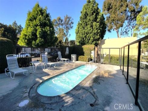 53  Woodleaf  , Irvine, CA