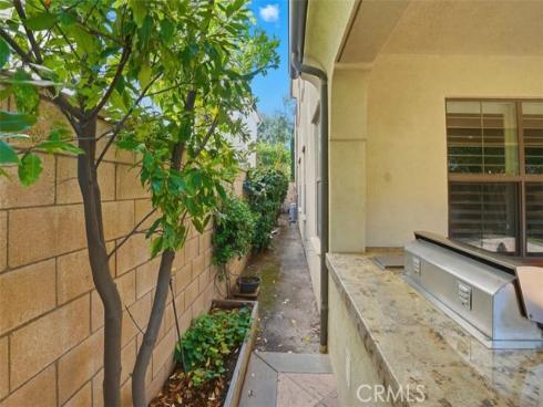 65  Rolling Green  , Irvine, CA