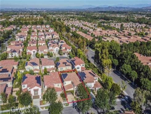 65  Rolling Green  , Irvine, CA