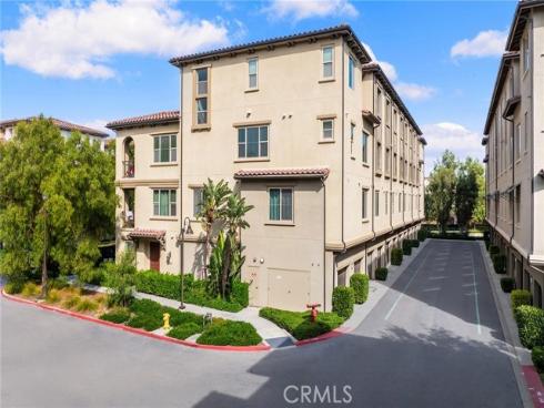 67  Plateau  , Irvine, CA