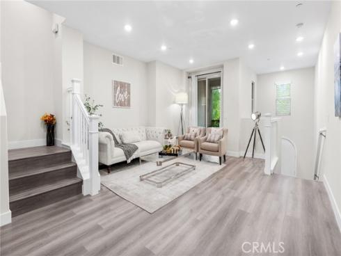 67  Plateau  , Irvine, CA