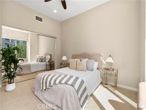 21  Gramercy  312 , Irvine, CA