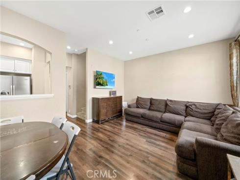 142  Hedge Bloom  , Irvine, CA