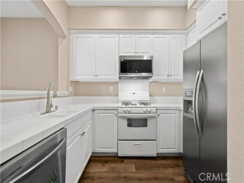 142  Hedge Bloom  , Irvine, CA