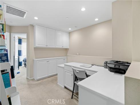 142  Hedge Bloom  , Irvine, CA