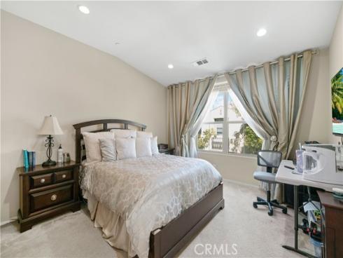 142  Hedge Bloom  , Irvine, CA