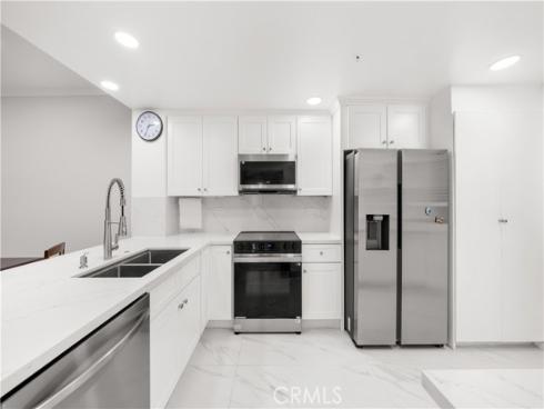 2253  Martin #106  , Irvine, CA