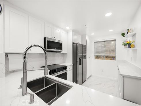 2253  Martin #106  , Irvine, CA