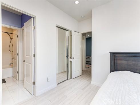 65  Kestrel  , Irvine, CA