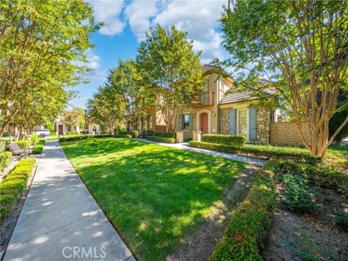 26  Twin Gables  , Irvine, CA