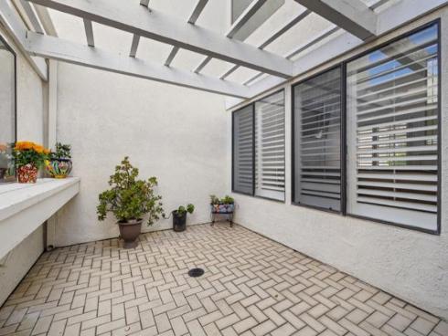 15  Morena  , Irvine, CA