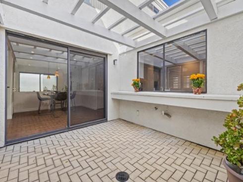 15  Morena  , Irvine, CA