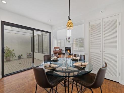 15  Morena  , Irvine, CA