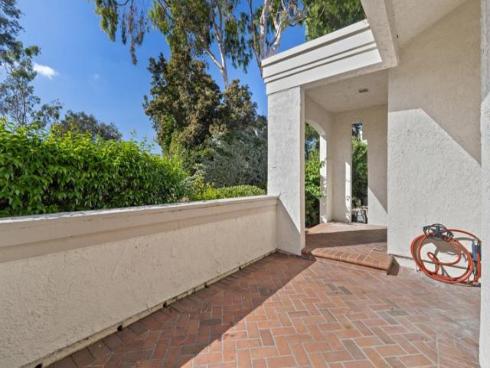 15  Morena  , Irvine, CA