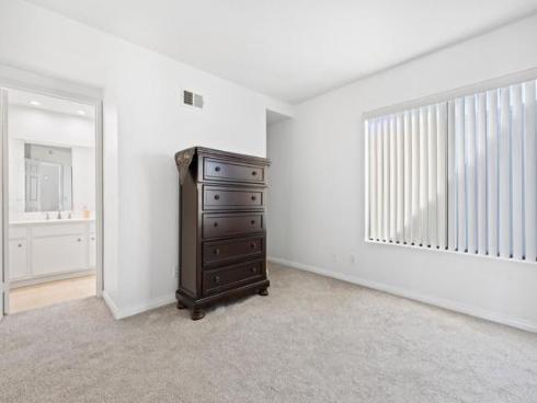 15  Morena  , Irvine, CA