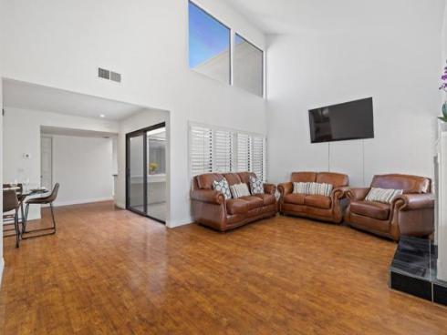 15  Morena  , Irvine, CA