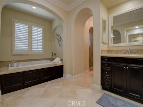 62 Gentry , Irvine, CA