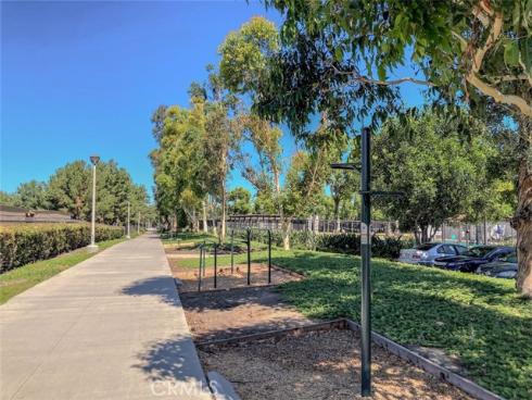 62 Gentry , Irvine, CA