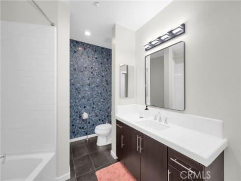 21  Gramercy  220 , Irvine, CA