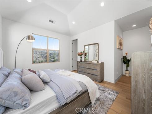 107  Somera  , Irvine, CA