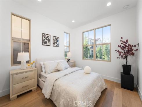 107  Somera  , Irvine, CA