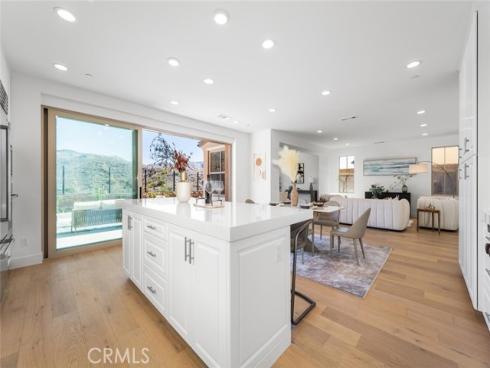 107  Somera  , Irvine, CA