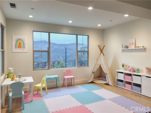 107  Somera  , Irvine, CA