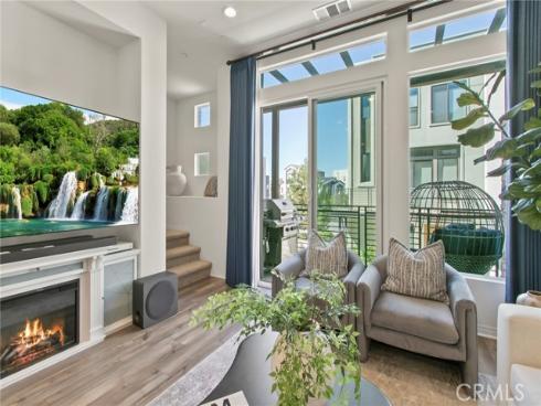 102  Sawbuck  , Irvine, CA