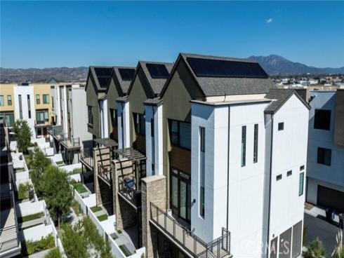 102  Sawbuck  , Irvine, CA