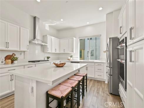 102  Sawbuck  , Irvine, CA