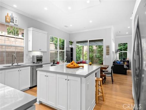 58 Tollson , Irvine, CA