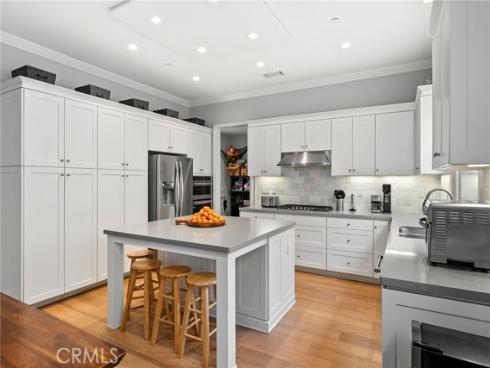 58 Tollson , Irvine, CA