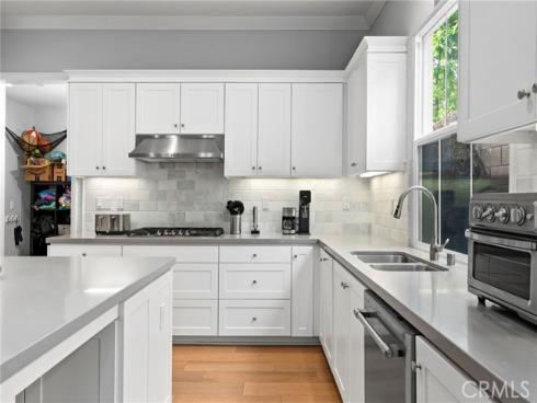 58 Tollson , Irvine, CA