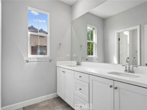 58 Tollson , Irvine, CA